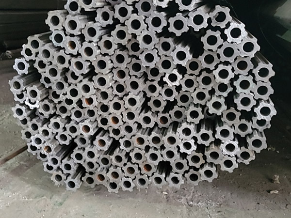 六鍵鋼管.jpg